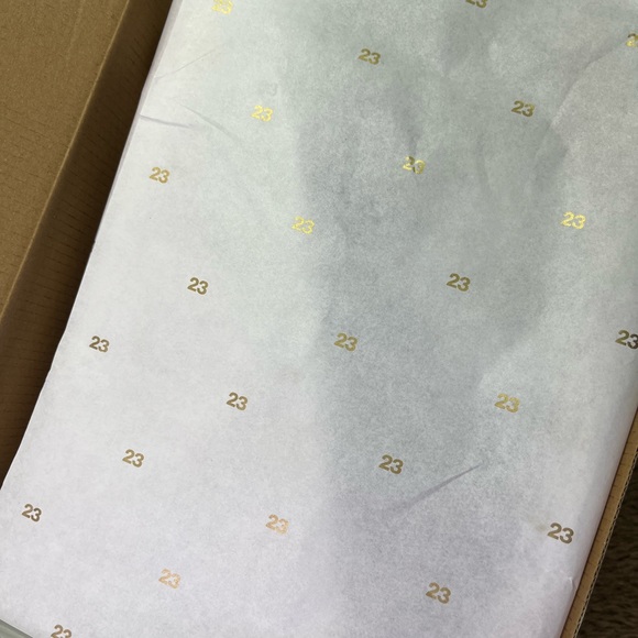 Air Jordan 1 Low Bred Toe Black/Red/White size 10 all 3 400 scarf windbreaker - Picture 3 of 12